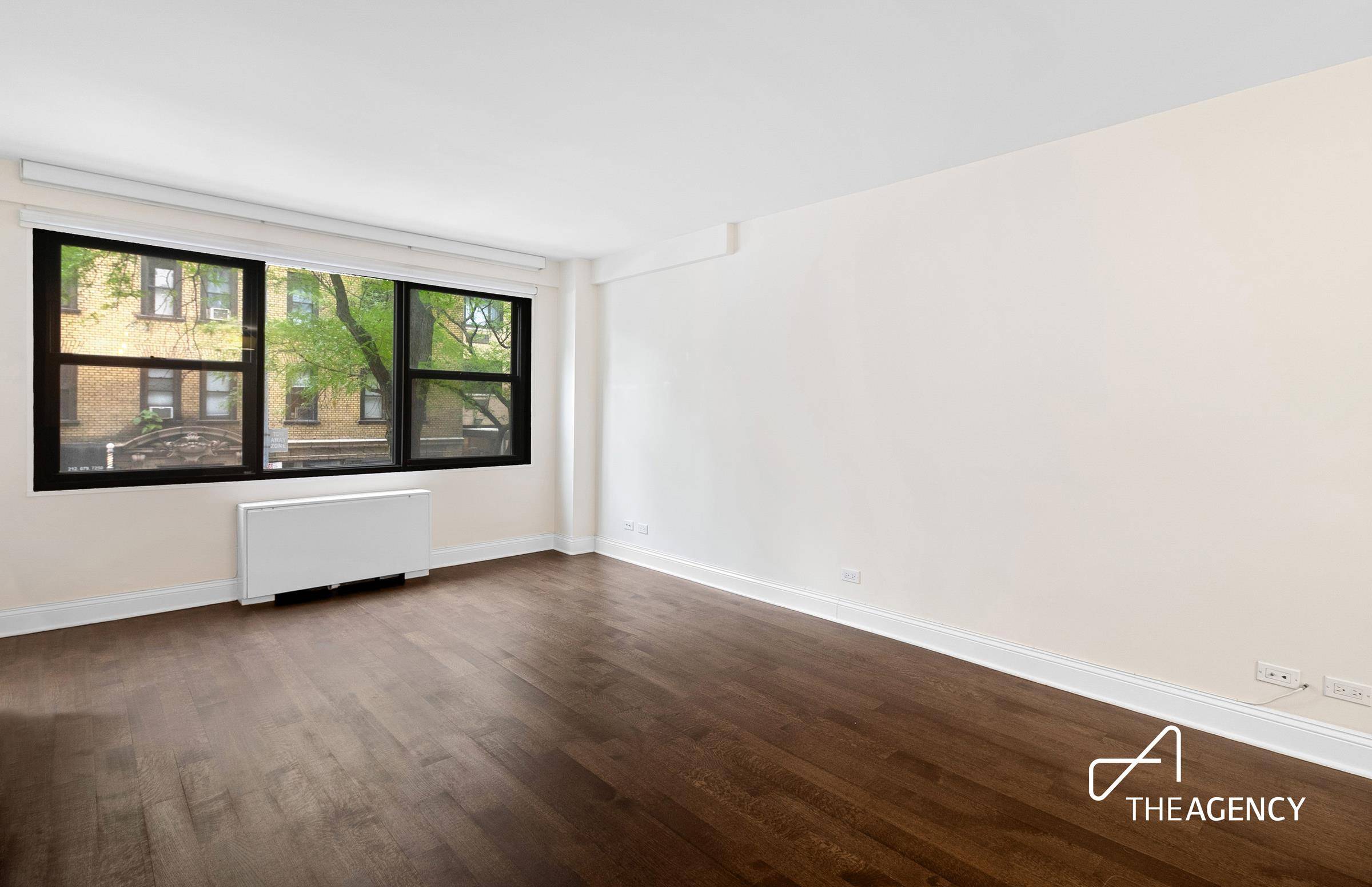 This stunning, renovated, alcove studio on a quiet, tree lined street with soft northern light, features oak flooring, two large closet spaces, complete with an updated bathroom and kitchen that ...