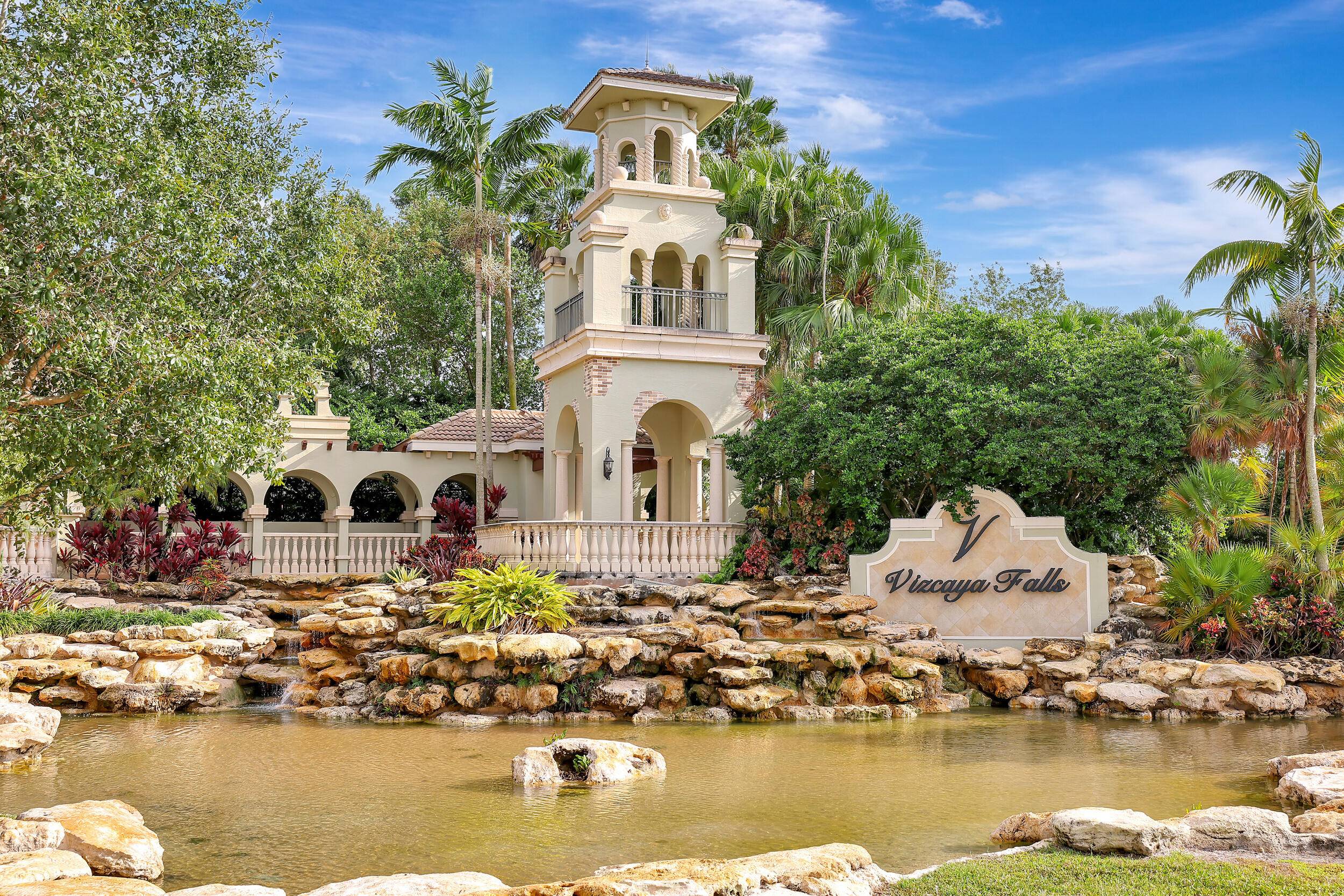 Come see this Decorator Touch home in the well known Vizcaya Falls Community in PSL.