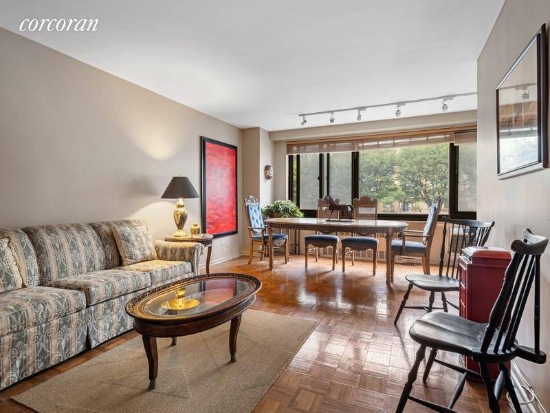 Bright and spacious one bedroom apartment in Clinton Hill.