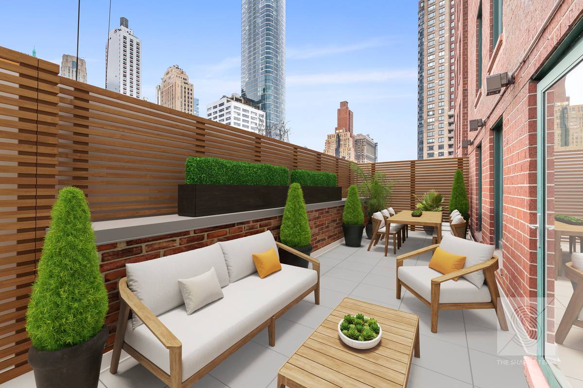 Who doesn't fantasize about a jumbo sized private terrace with incredible views ?