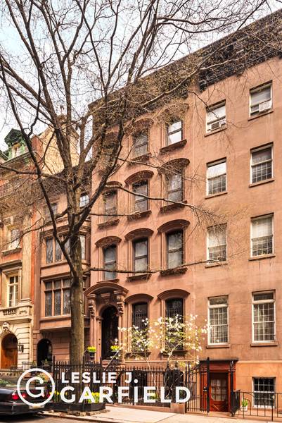 129 East 35th Street is a beautifully renovated, single family, Italianate brownstone constructed in 1860.