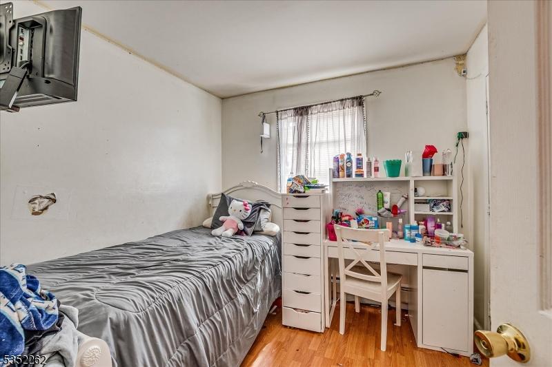2nd bedroom - 1st floor