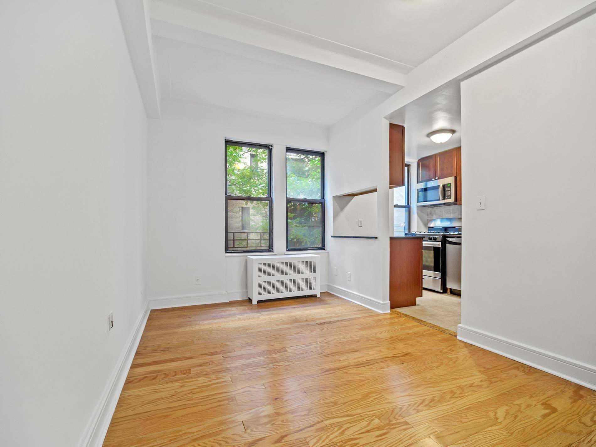 Live In The Heart Of Brooklyn Heights !