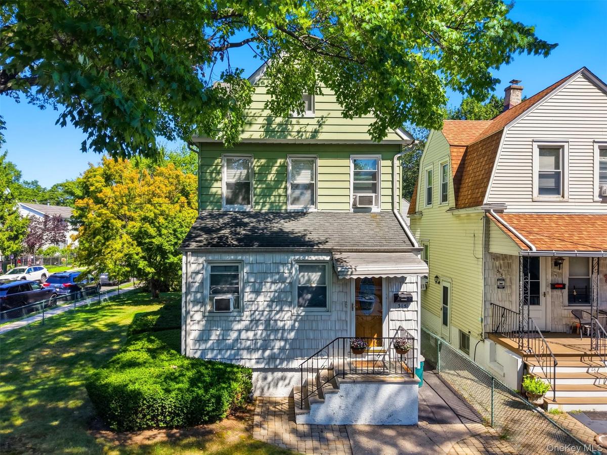 Welcome to 315 Sickles Ave!