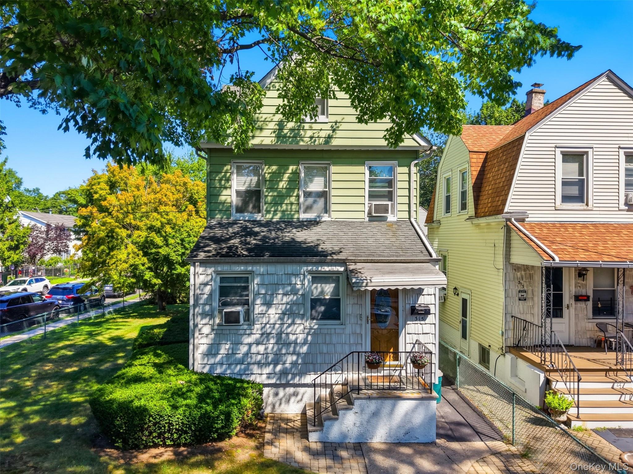 Welcome to 315 Sickles Ave!