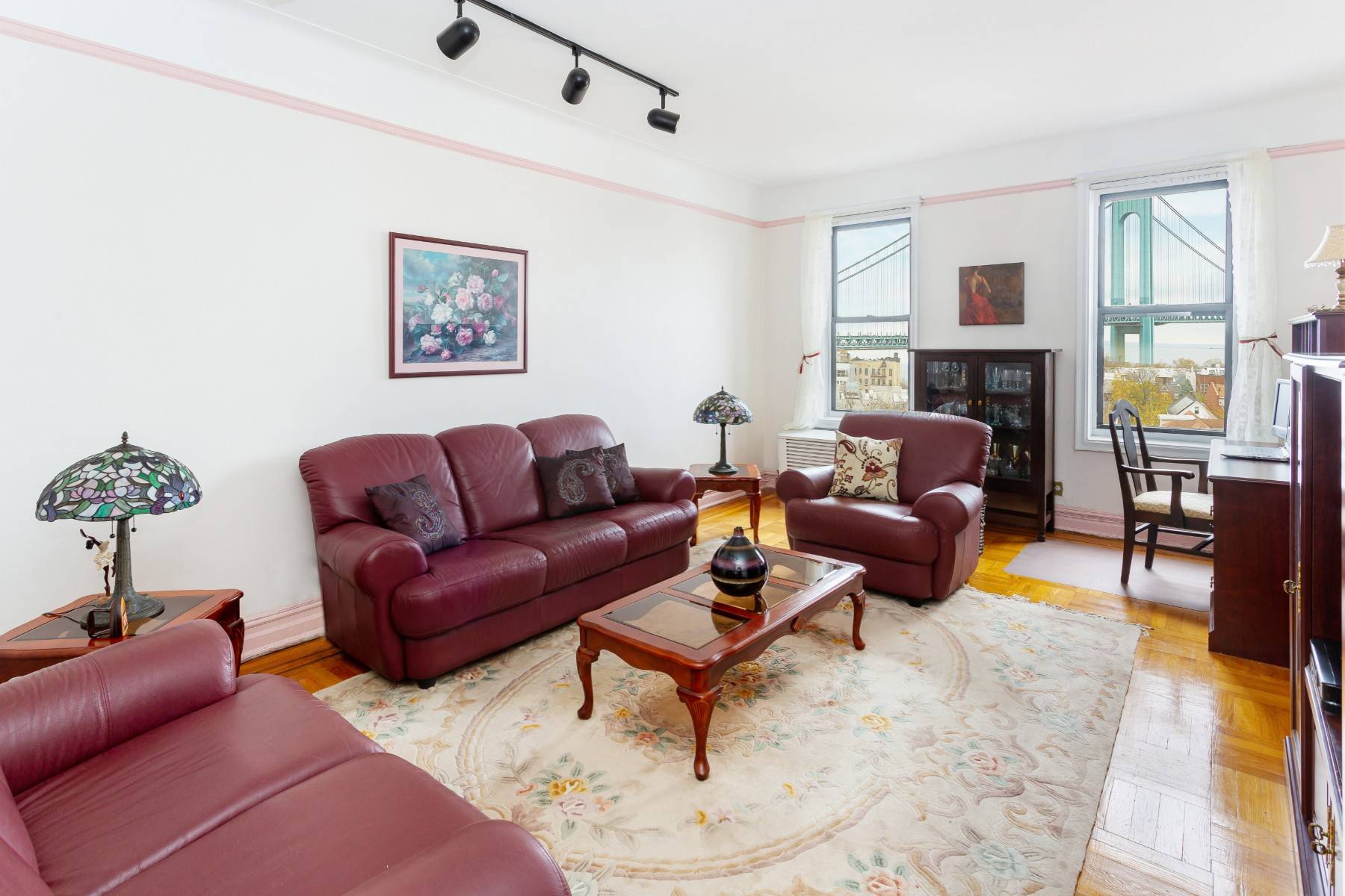 Oversized 1 Bedroom Apartment with Magnificent Views Welcome to 351 Marine Avenue Apartment F6 !