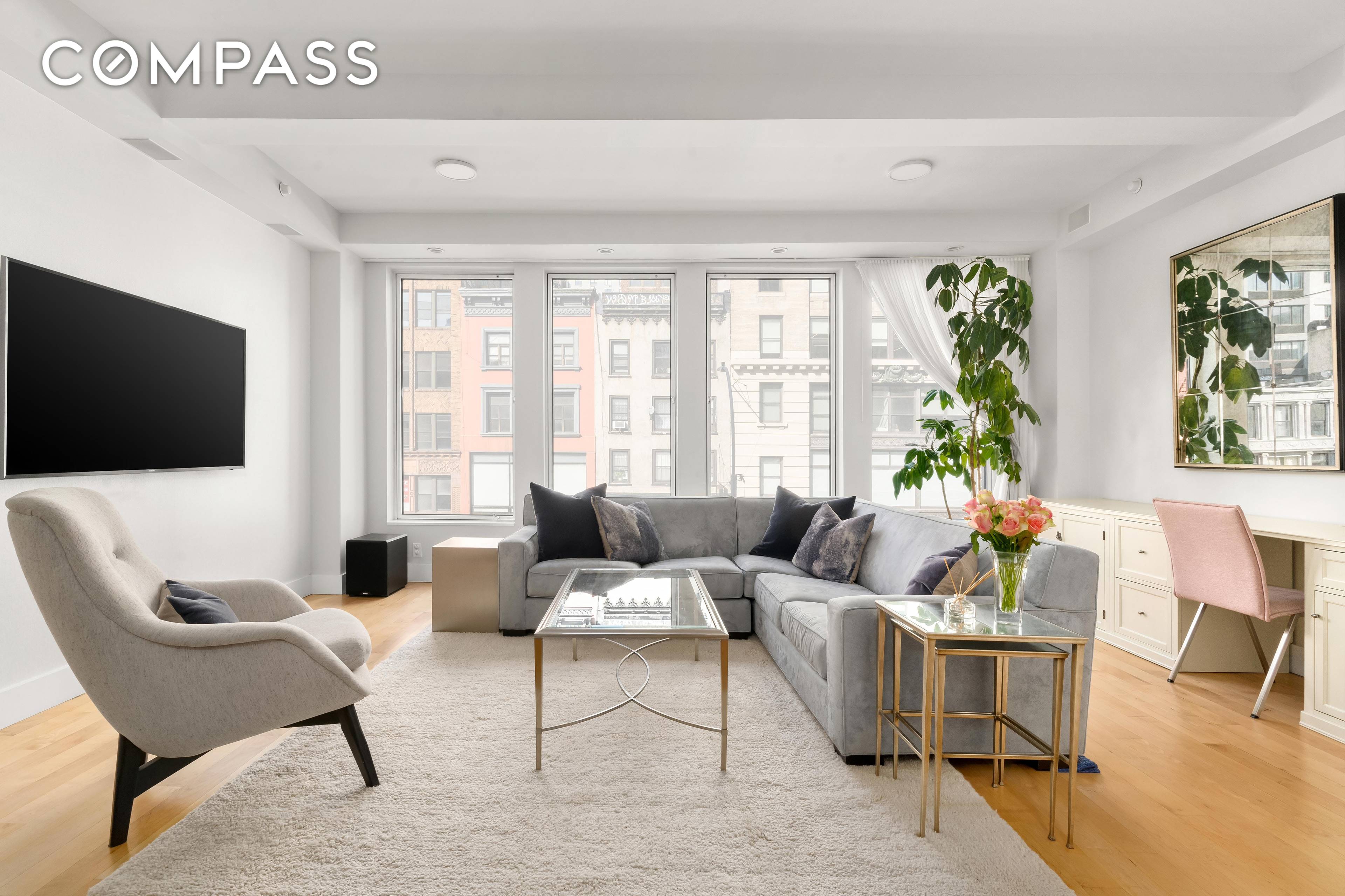 Enter directly off the elevator into this bright and quiet full floor condo loft apartment with very low monthly charges amp ; taxes in Chelsea.