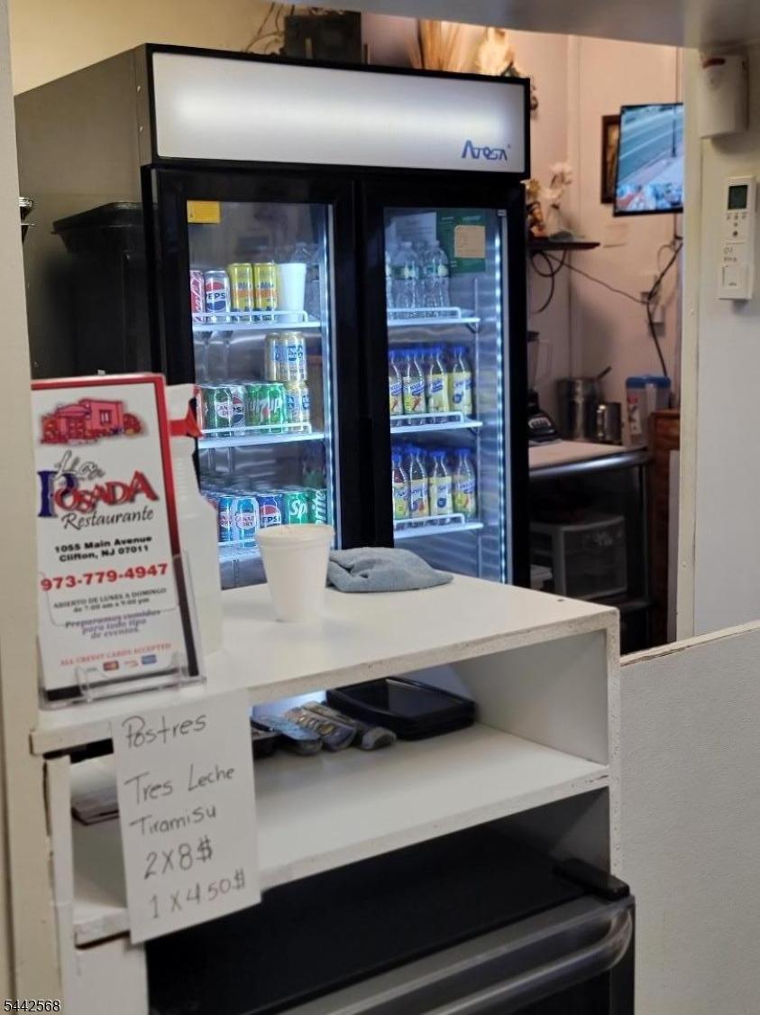 cold beverages case