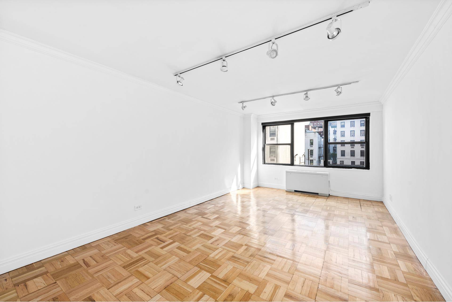 Well proportioned one bedroom available at the Victoria House, 200 East 27th Street.