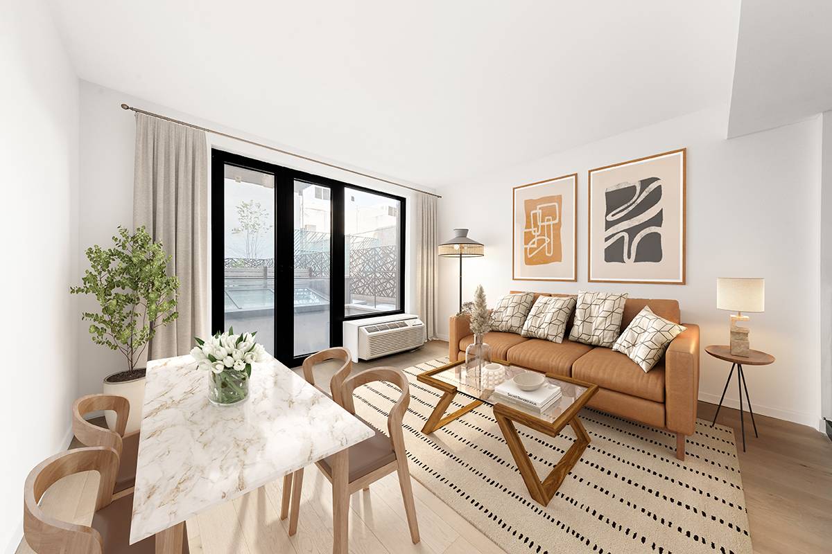 IMMEDIATE OCCUPANCY. MASSIVE PRIVATE TERRACE !