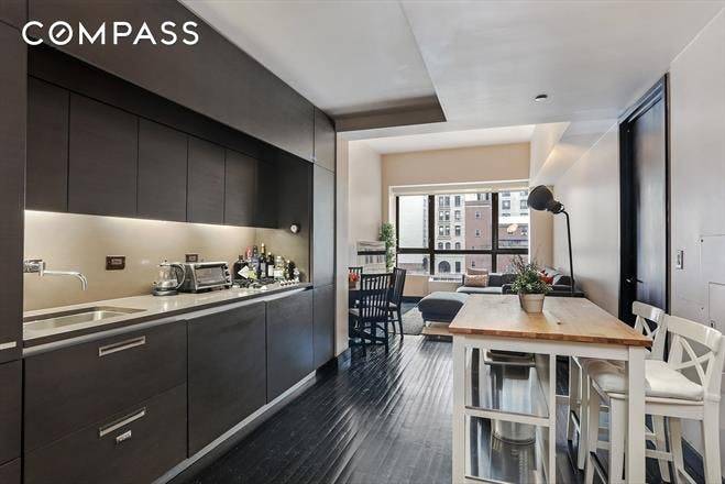 20 Pine Street Unit 401. Very large 1, 5 bedroom apartment for sale at The Collection luxury condominium in the heart of Financial District over Landmarked Chase Manhattan Plaza with ...