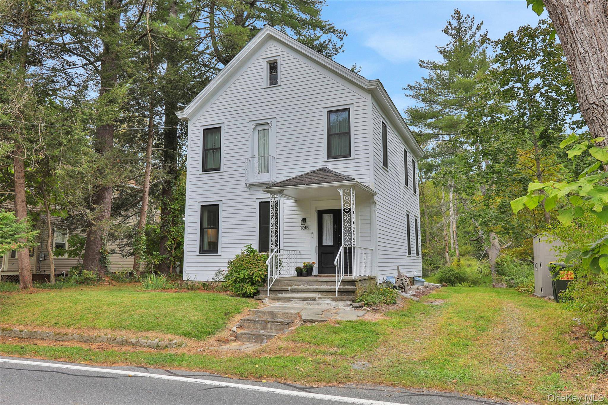 Charming and Elegant Hudson Valley Escape in Rosendale across the Rondout Creek.