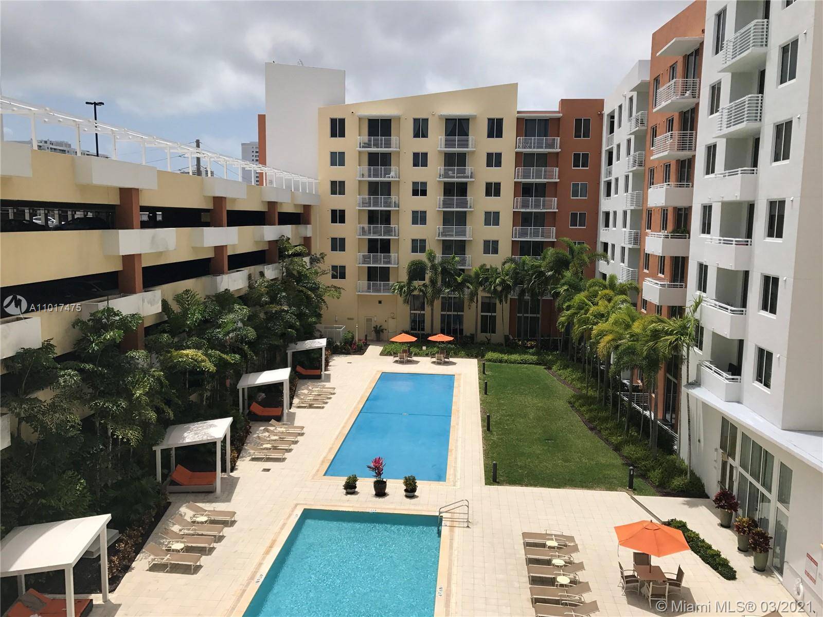 AMAZING UNIT IN THE HEART OF AVENTURA LARGE 2B 2B FULLY FURNISHED WITH POOL VIEWS.