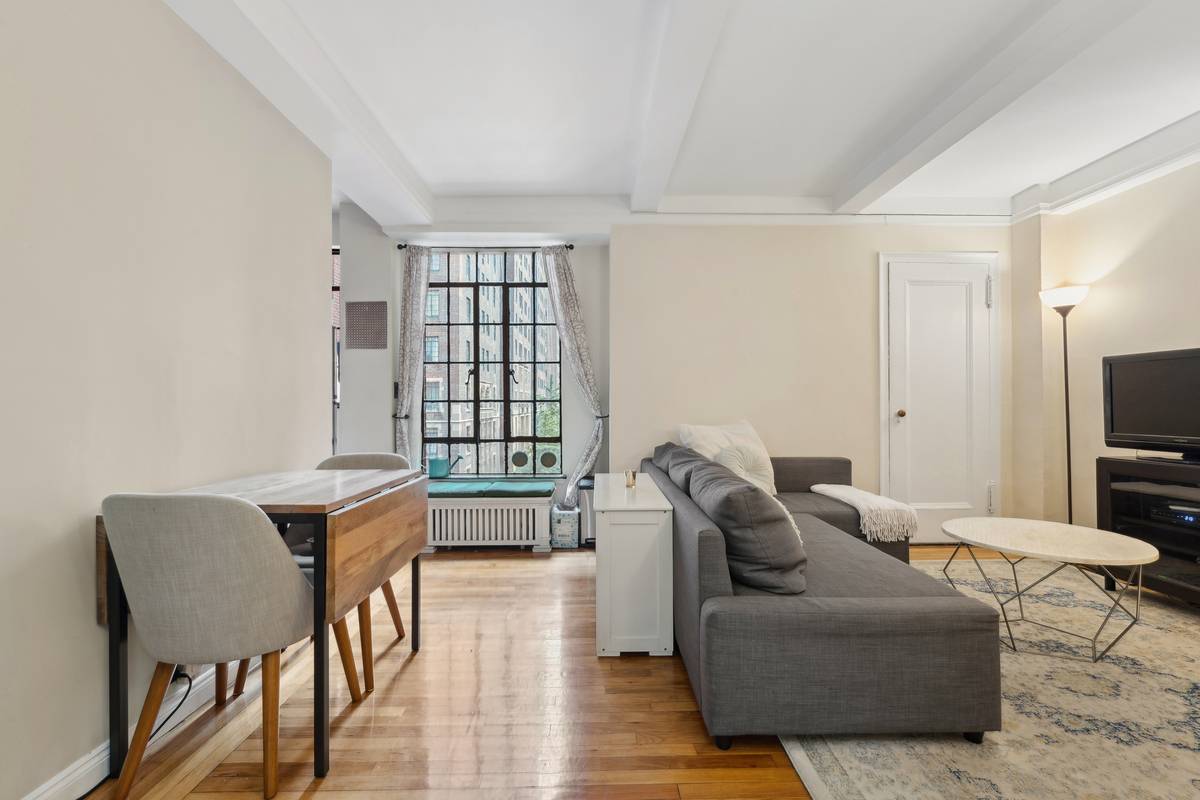 333 East 43rd Street Fully Furnished Move right into this beautifully furnished apartment in prestigious Tudor City, where convenience meets quiet charm.