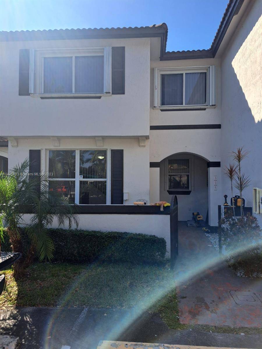 Beautiful Updated 2 Story 3 Bedroom 2 1 Bathrooms Townhouse in a quit gated community with pool.