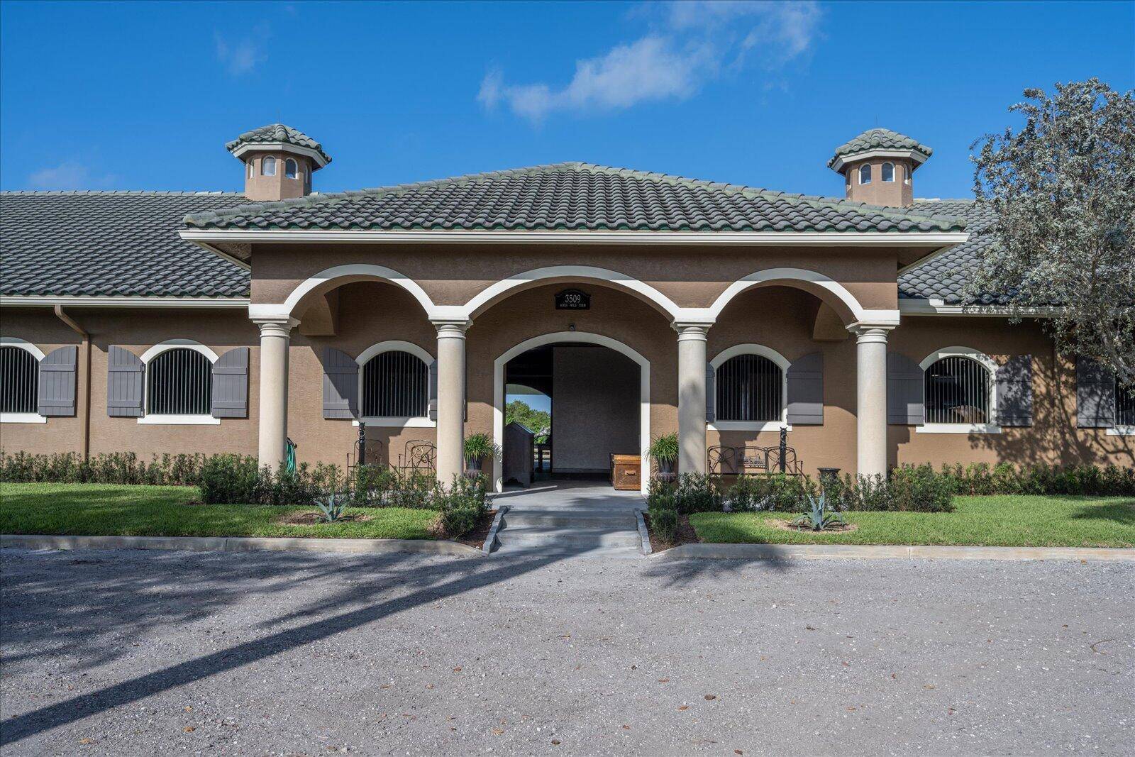 Don't miss out on the opportunity to spend your winter at this amazing equestrian facility, just steps from Wellington International and the Winter Equestrian Festival.