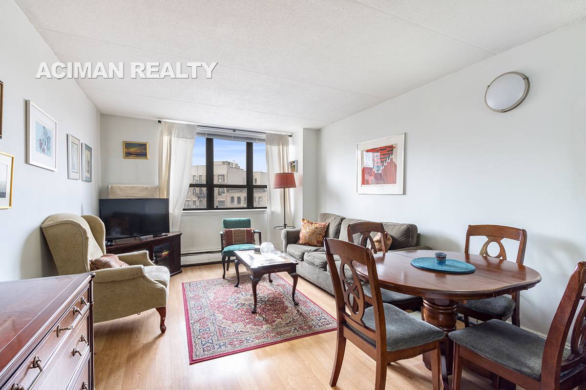 VALUE, VALUE, VALUE ! In very good condition, this truly charming apartment represents an exceptional value with low monthly charges in a very trendy location in Manhattan's exciting South Harlem ...