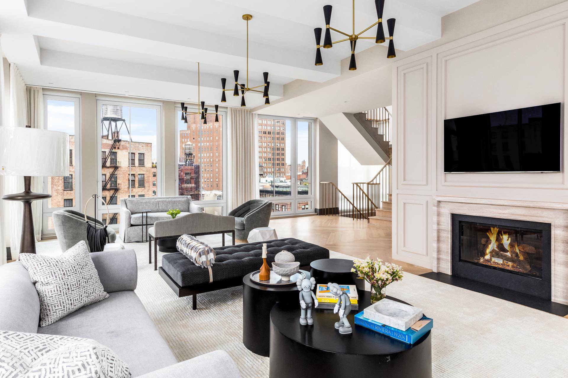 Located on a quiet stretch of road just moments from the finest restaurants, world class shopping, and high end art galleries lining Tribeca's uncrowded streets, this charismatic 7, 261 SF ...