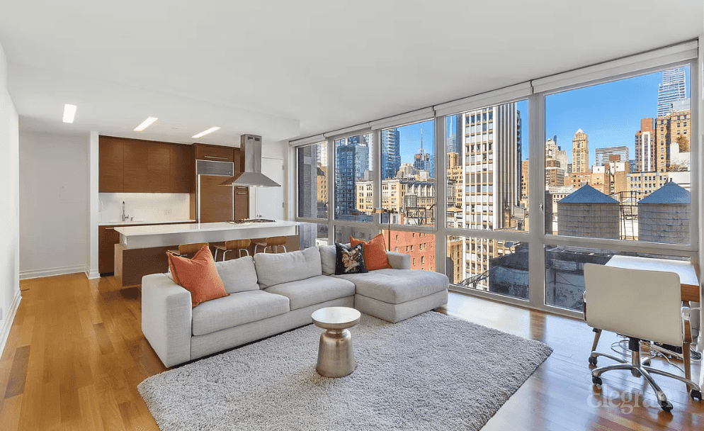 Live in luxury in this immaculate, one bedroom, one bathroom apartment, with floor to ceiling iconic NYC views !