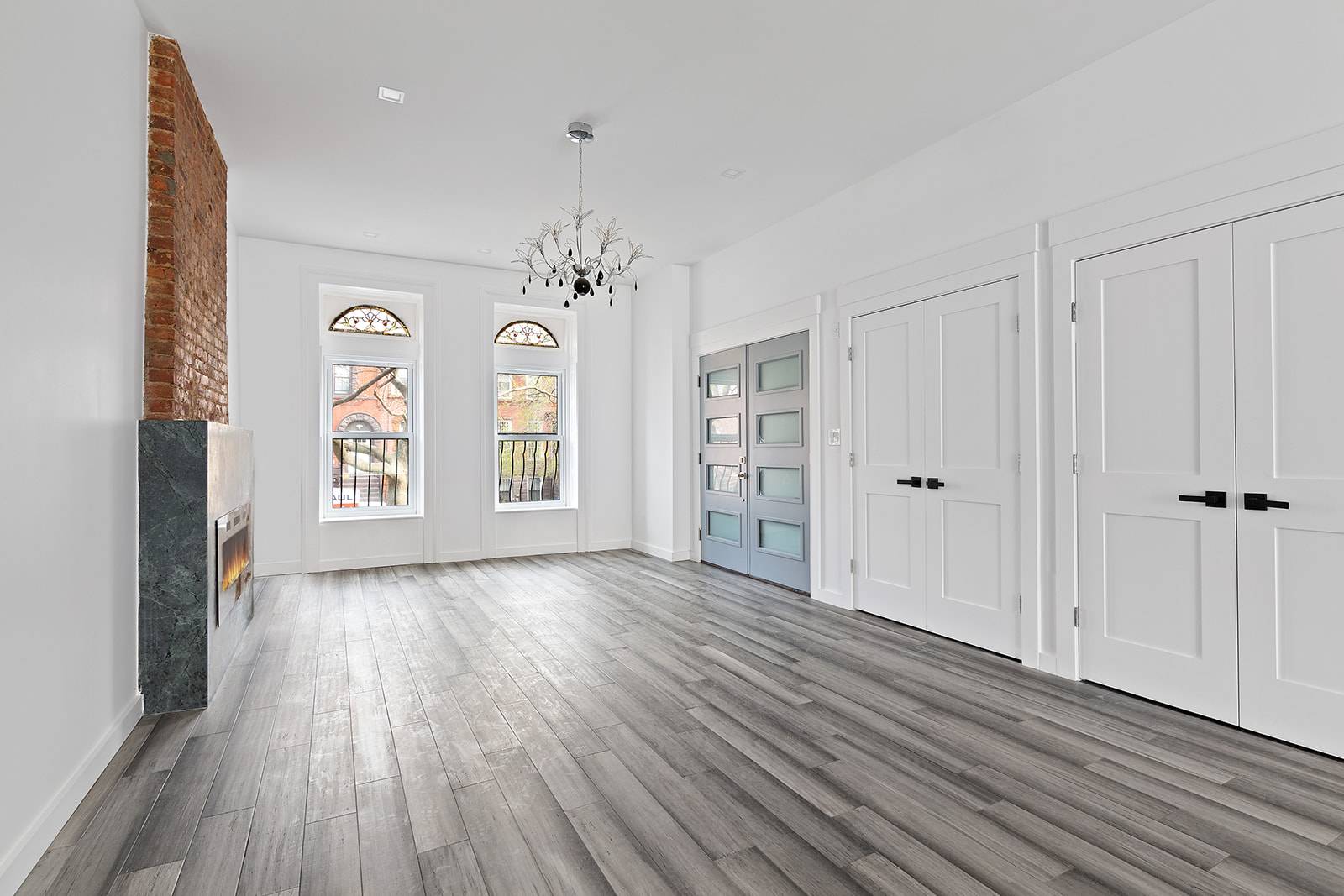 Enjoy the best of both worlds in sought after Stuyvesant Heights !