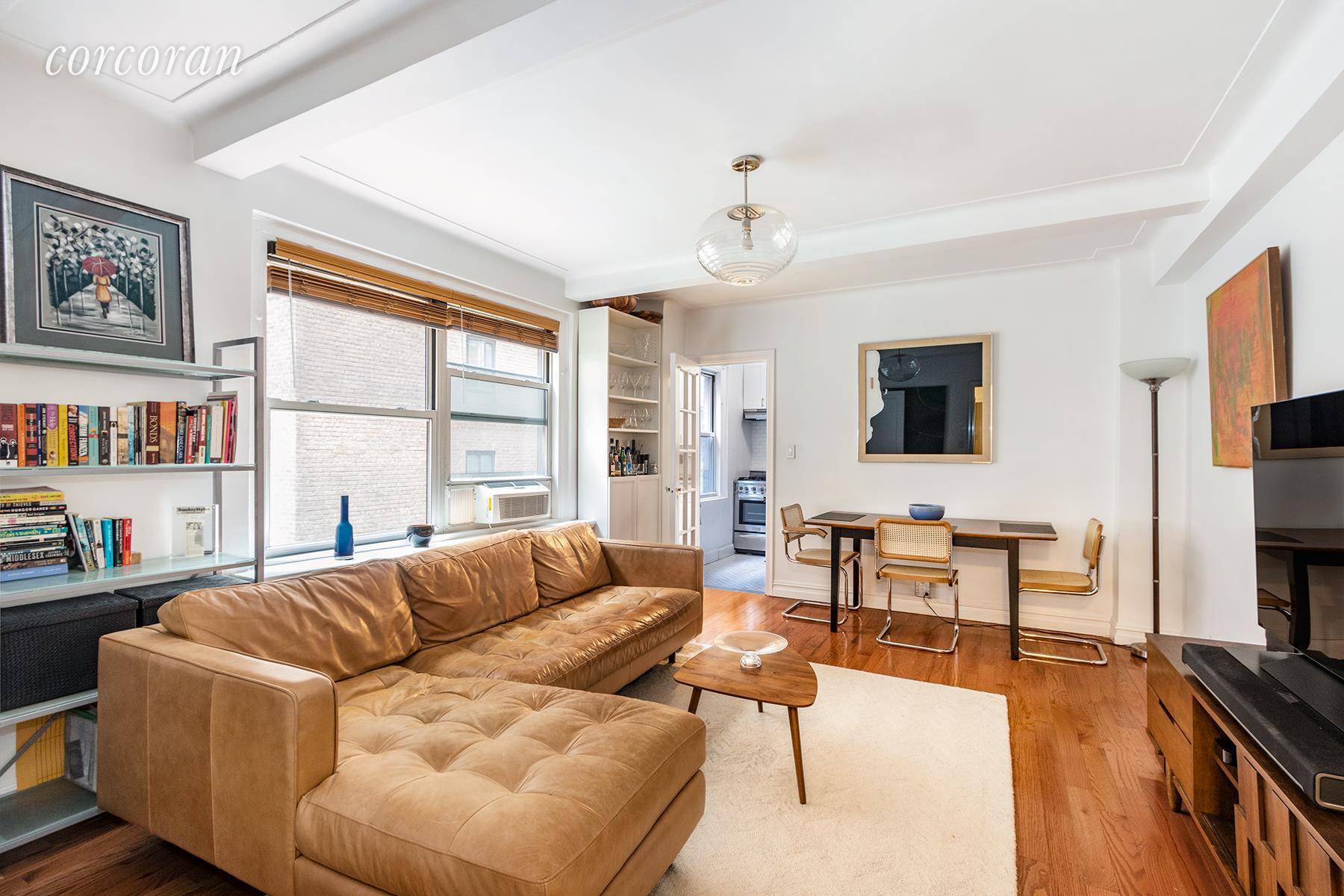 Beautifully renovated 2 bedroom, 2 bathroom apartment located on one of Brooklyn Heights' best blocks.