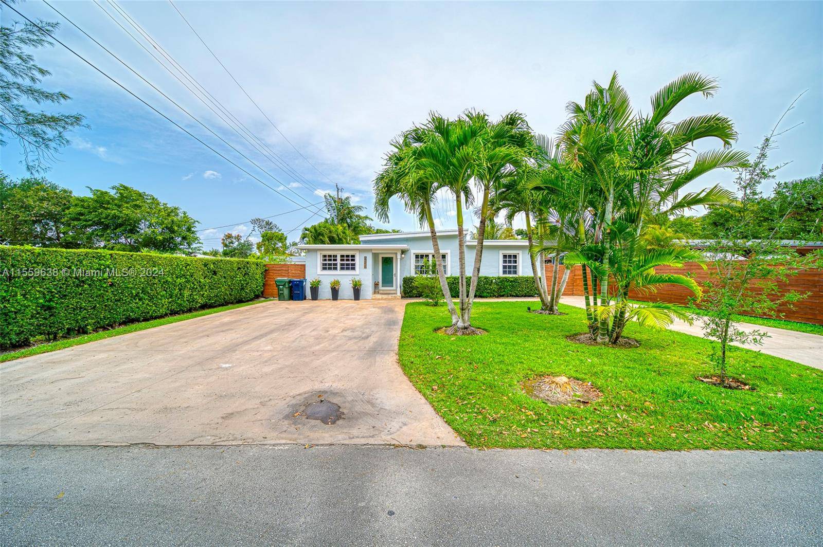 This stunning and ready to move in house features 3 bedrooms plus a den and 2 full bathrooms, a BRAND NEW ROOF installed in 2024, hurricane impact windows, spacious rooms ...