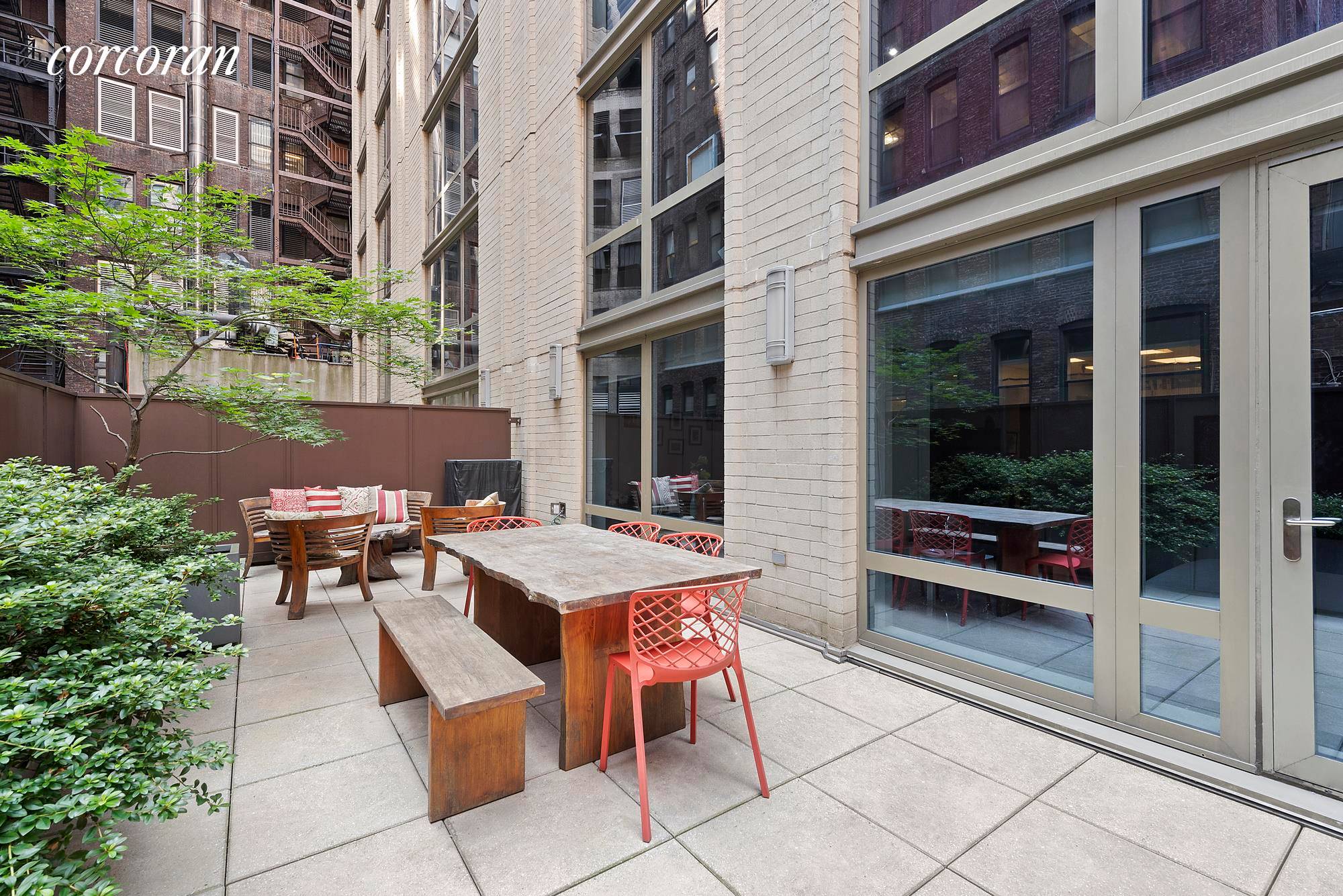 Two Private Outdoor Terraces 39 East 29th Street is an award winning full service condominium conveniently located in the Flatiron NoMad section of Manhattan.