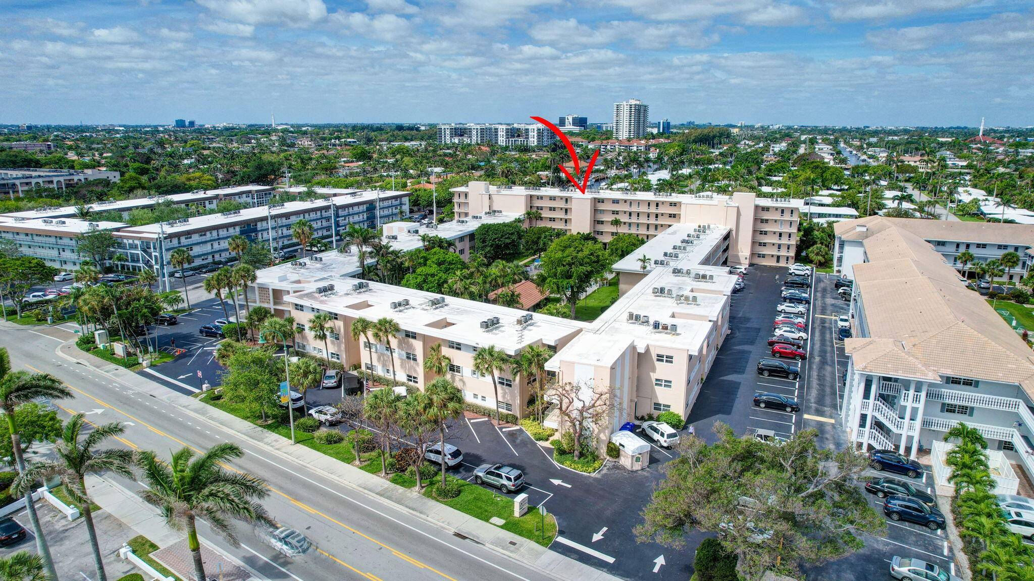 Discover your dream condo in vibrant Lauderdale by the Sea !