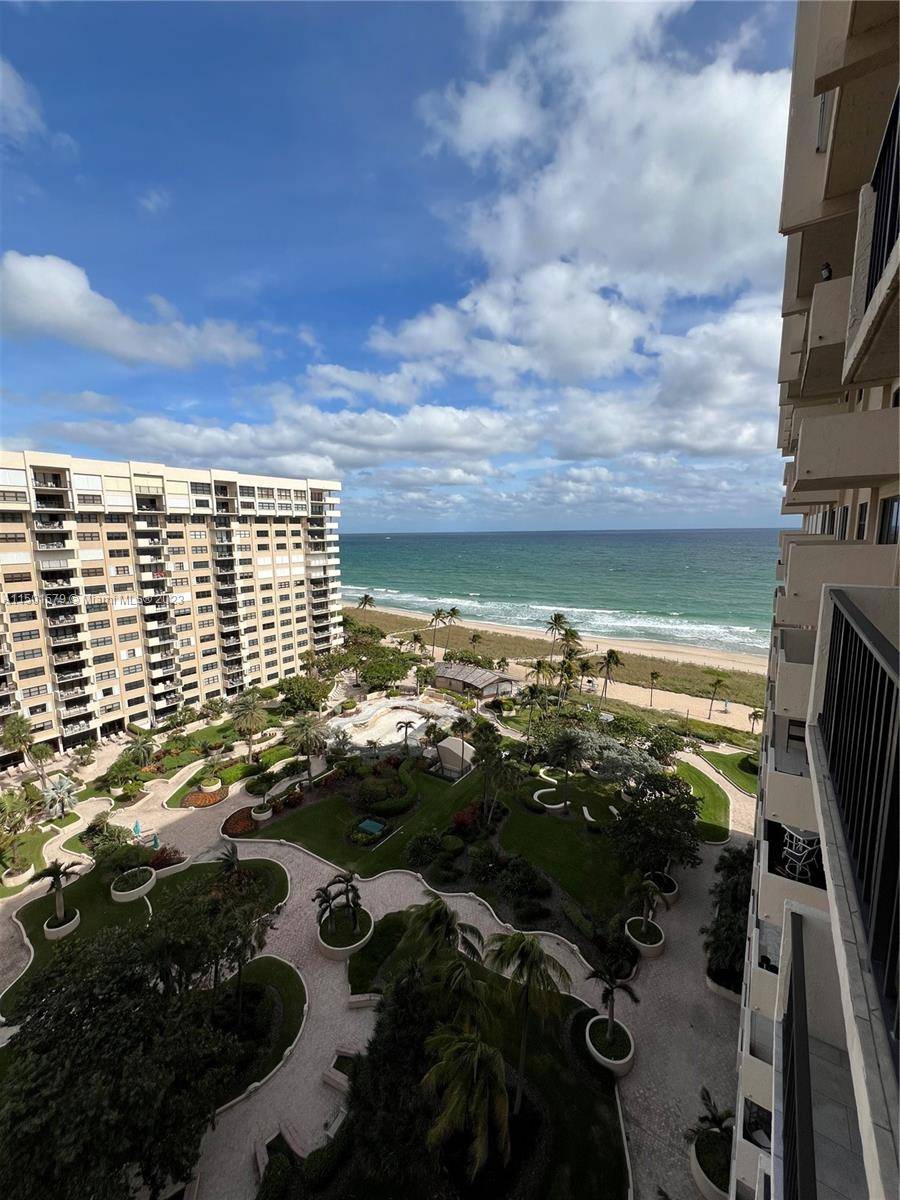 ENJOY THE OCEAN VIEW FROM THIS 12TH FLOOR 1 BEDROOM 1.