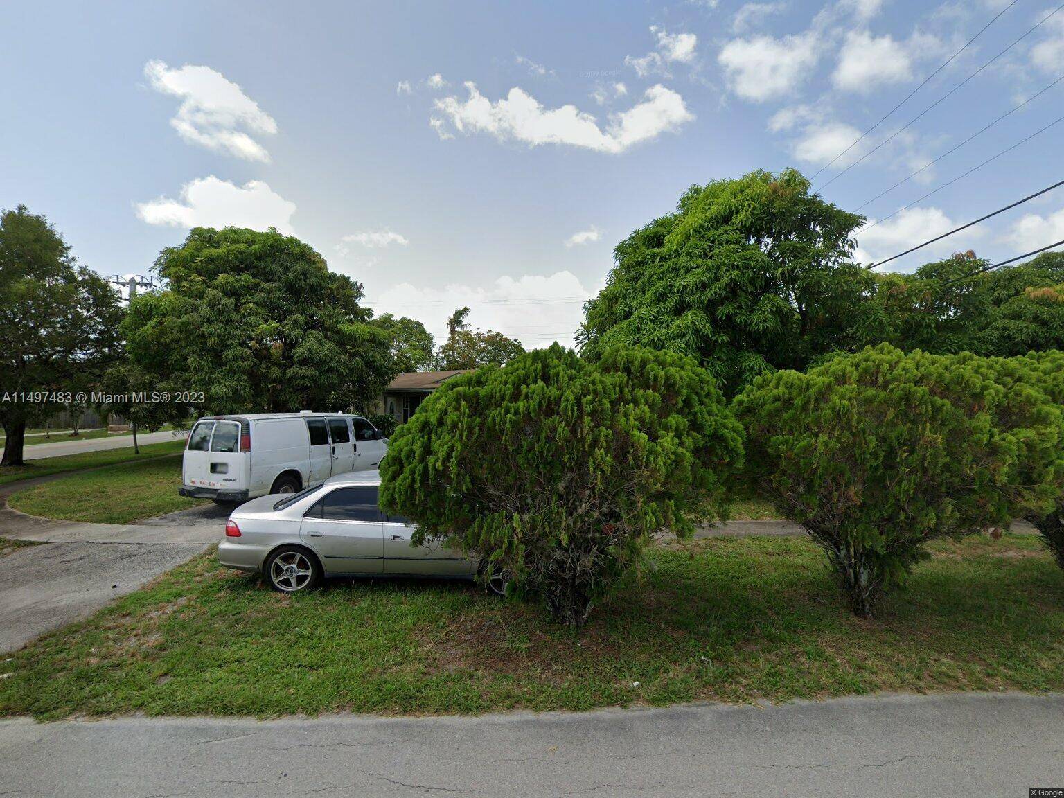 3 bedroom, 2 bathroom single family home located in a higly sought after area of Lauderhill, Fl.