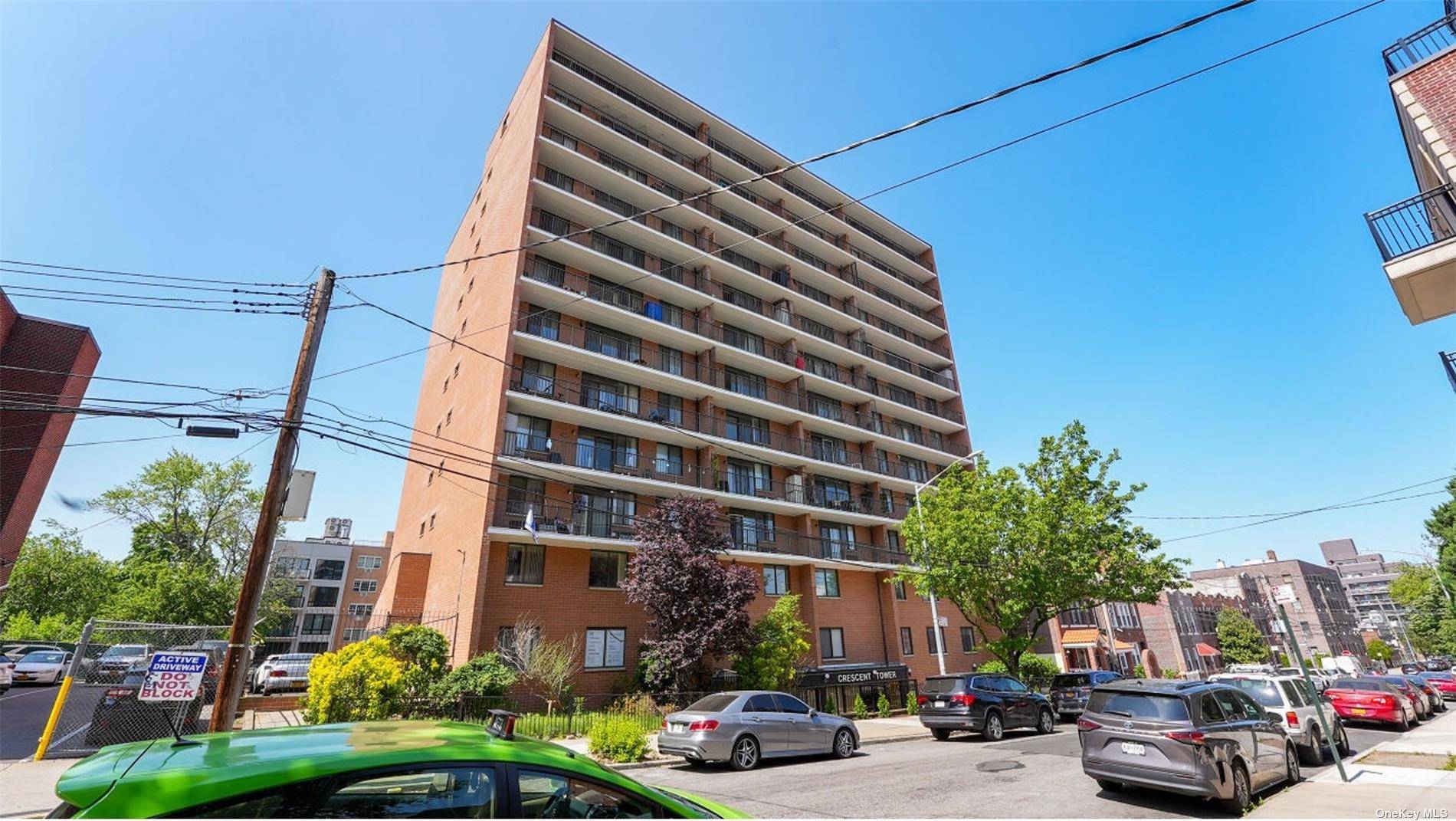 Located in Astoria, proximity to Mount Sinai Hospital and NYU Langone Medical Center.