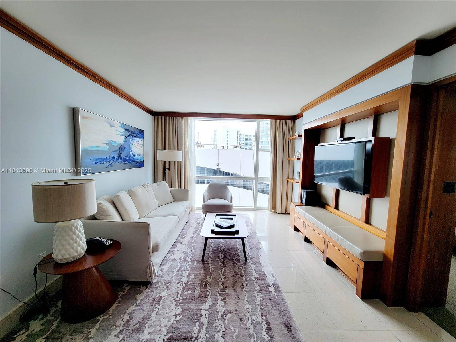 Live the exclusive lifestyle of one of Miami Beach s most prestigious oceanfront addresses a luxurious 1 1 residence at the world renowned Carillon Wellness Resort.