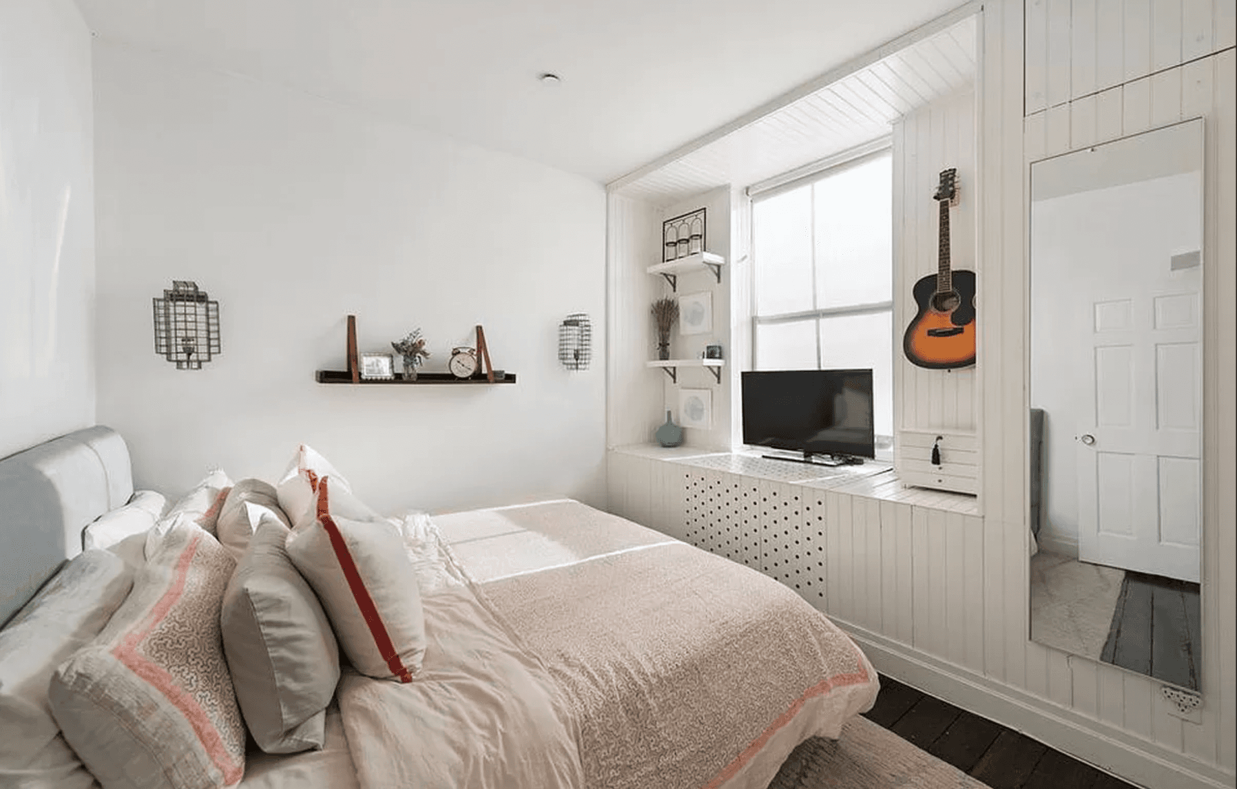 Located in the Historic South Street Seaport on what was once famed as the Street of Ships, unit 3F is the loft you've been hoping would become available !