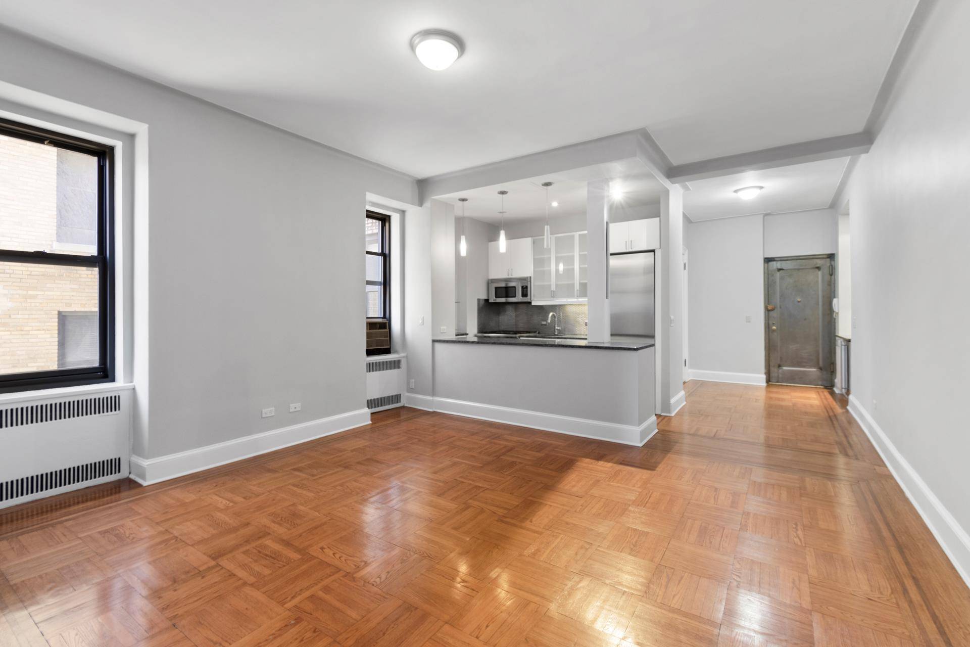 Gorgeous renovated one bedroom available at 590 West End Avenue !