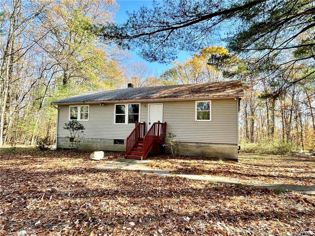 Experience the ease of one level living in this recently refreshed, cozy 6 room, 3 bedroom, 1 bath ranch with highly desired split bedroom floorplan, amp ; various improvements made ...
