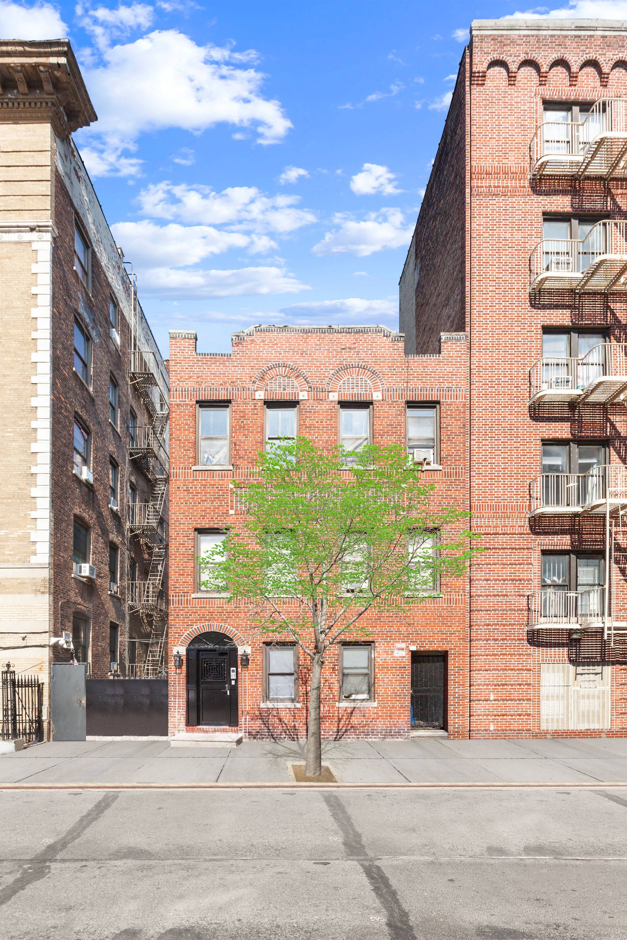 Welcome to 567 W. 184th Street a charming, 25 foot wide, 5 unit gem in the heart of bustling Washington Heights.