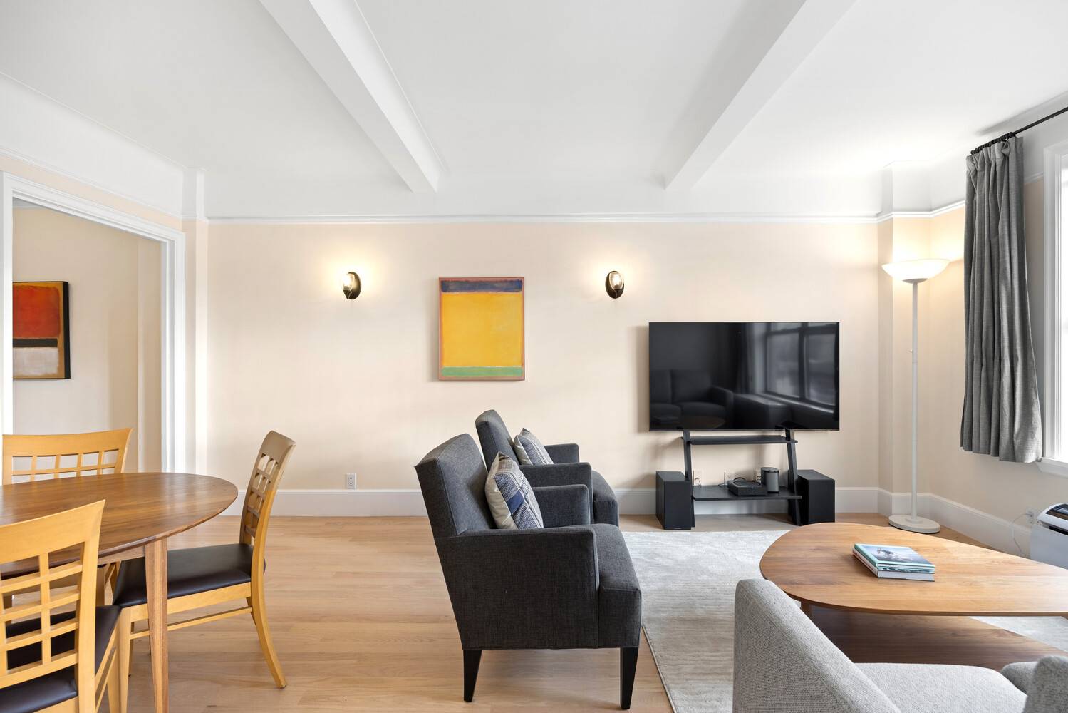 ALL OPEN HOUSES BY APPOINTMENT ONLY VIEW VIDEO FOR MORE INFORMATION This newly renovated, mint condition one bedroom has sweeping south city views from both the elegant living room and ...