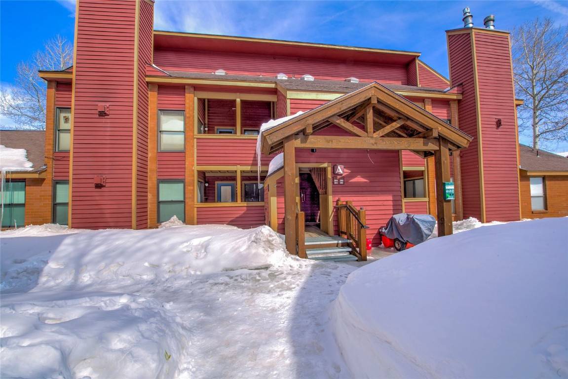 Nestled in the heart of Breckenridge, and within rental zone 1, this top floor condo offers a perfect blend of modern convenience and mountain charm.