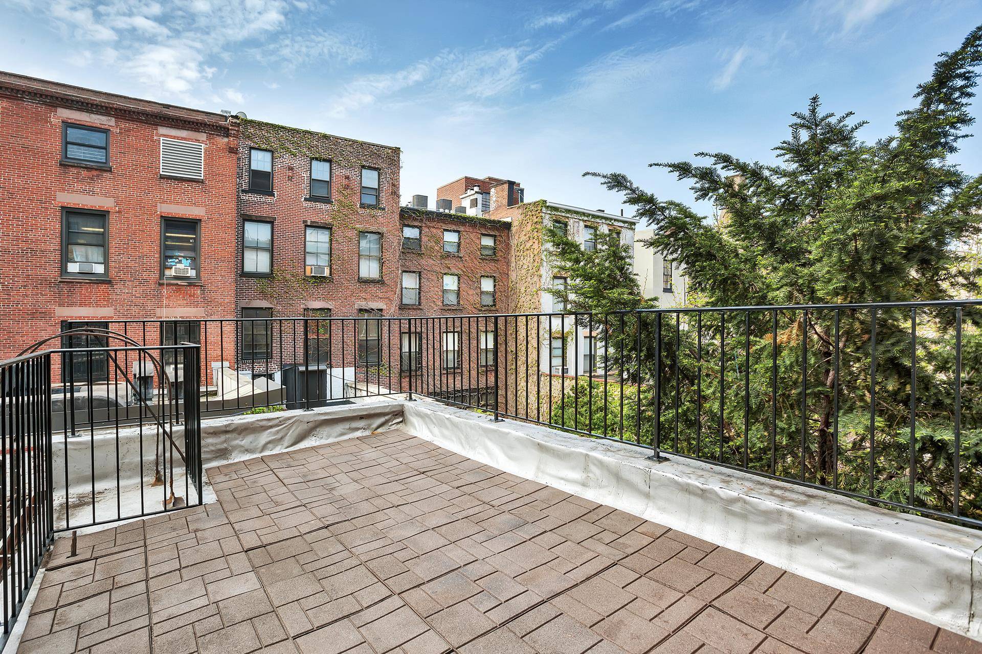 JUST LISTED ! Huge private outdoor patio amp ; in unit washer amp ; Dryer ; This amazing gut renovated 1 bedroom, 1 bathroom plus huge private patio apartment in ...