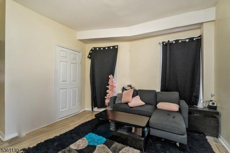 Living Room Unit 1