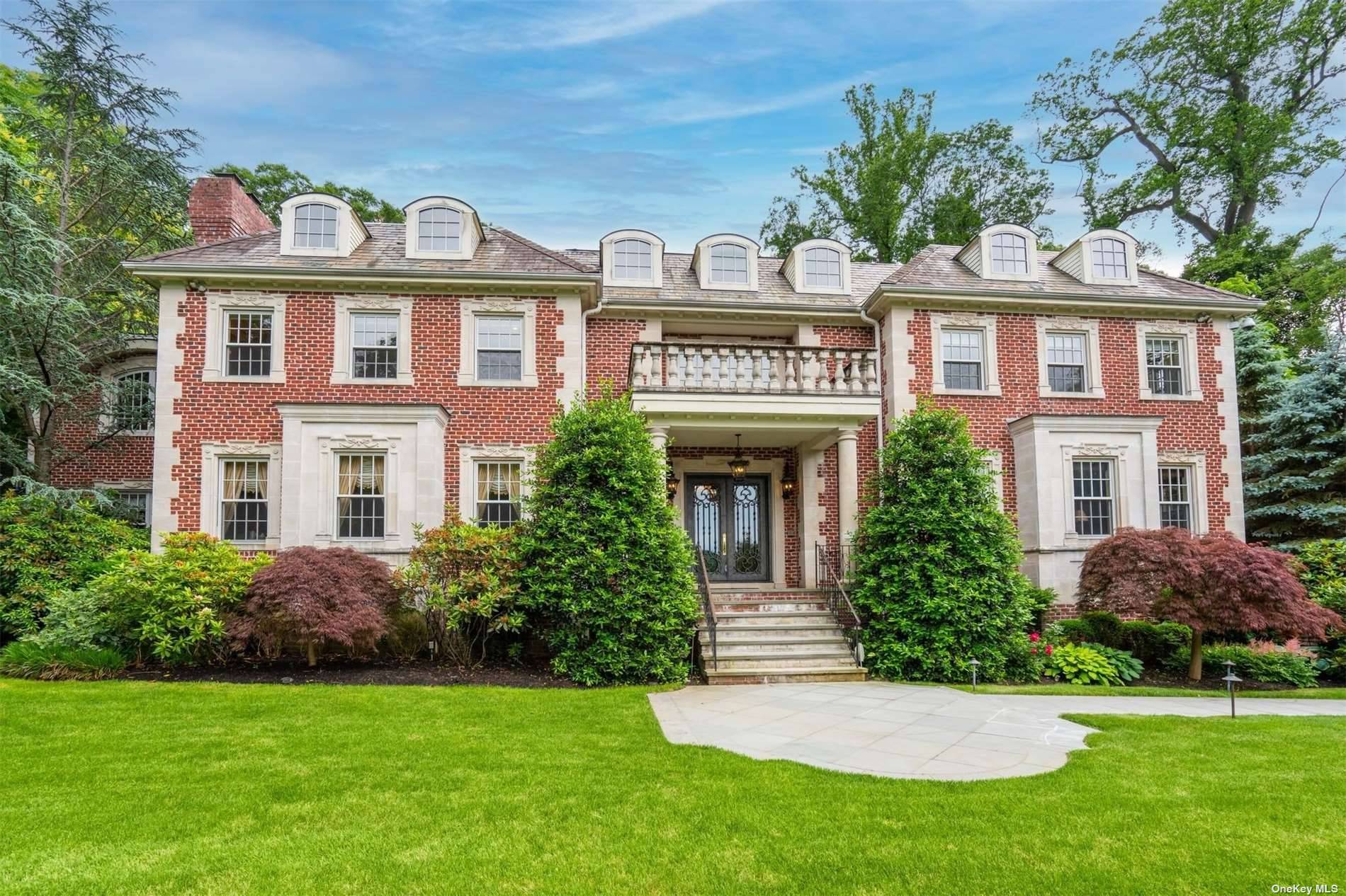 Welcome to 88 Walter Ln, Manhasset, NY 11030, a grand colonial masterpiece that embodies exquisite craftsmanship and superior design.