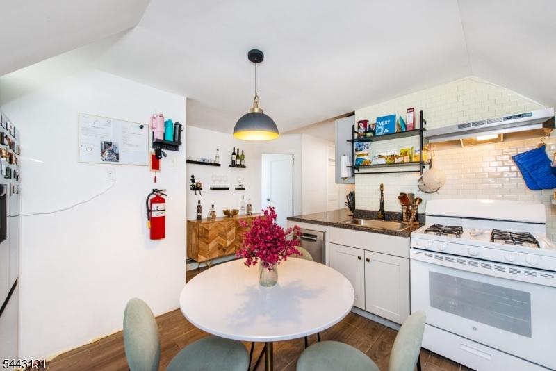 Kitchen 3rd flr