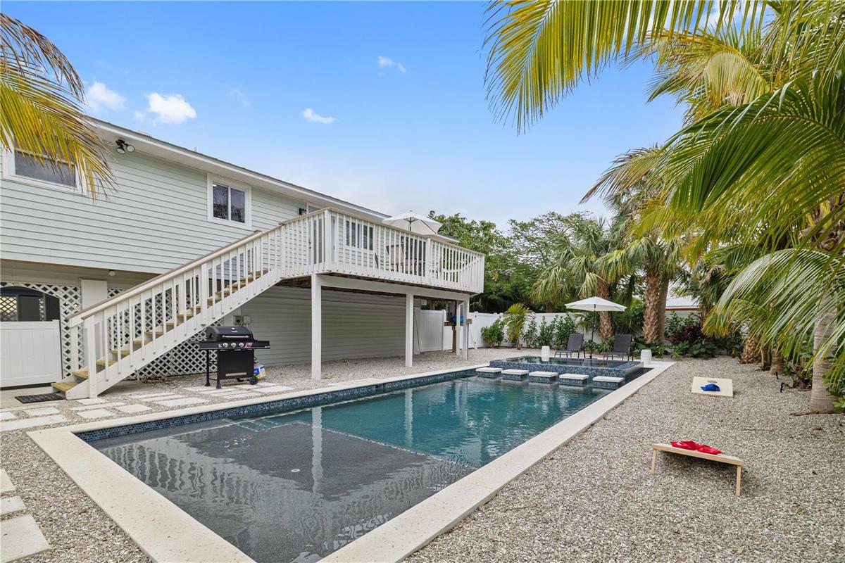 pool/outdoor space