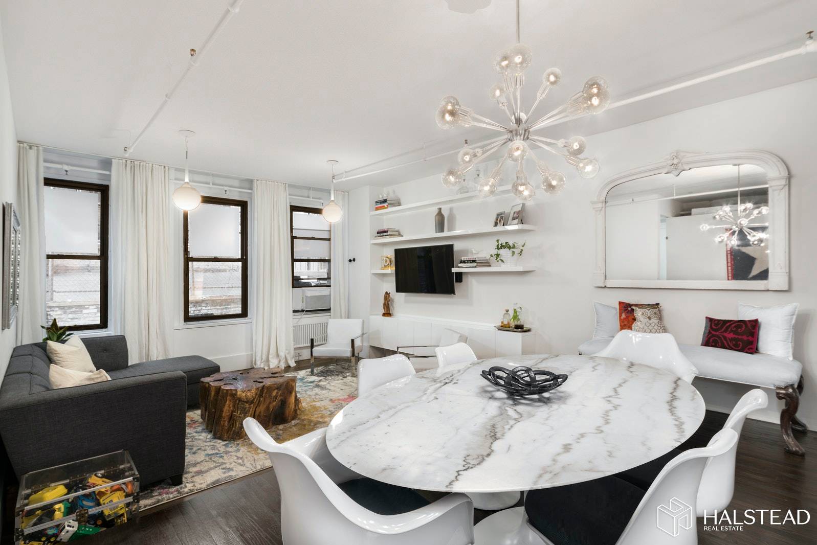 This tranquil, chic Flower District loft located between Chelsea and The Flatiron, and steps away from Madison Square Park offers true loft living with solid wood floors, high ceilings and ...