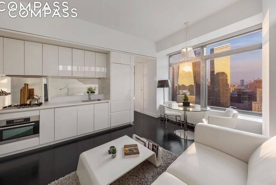 Located on the Twenty Fifth Floor of the building, this modern One Bedroom has unobstructed northern views of New York s most iconic buildings.