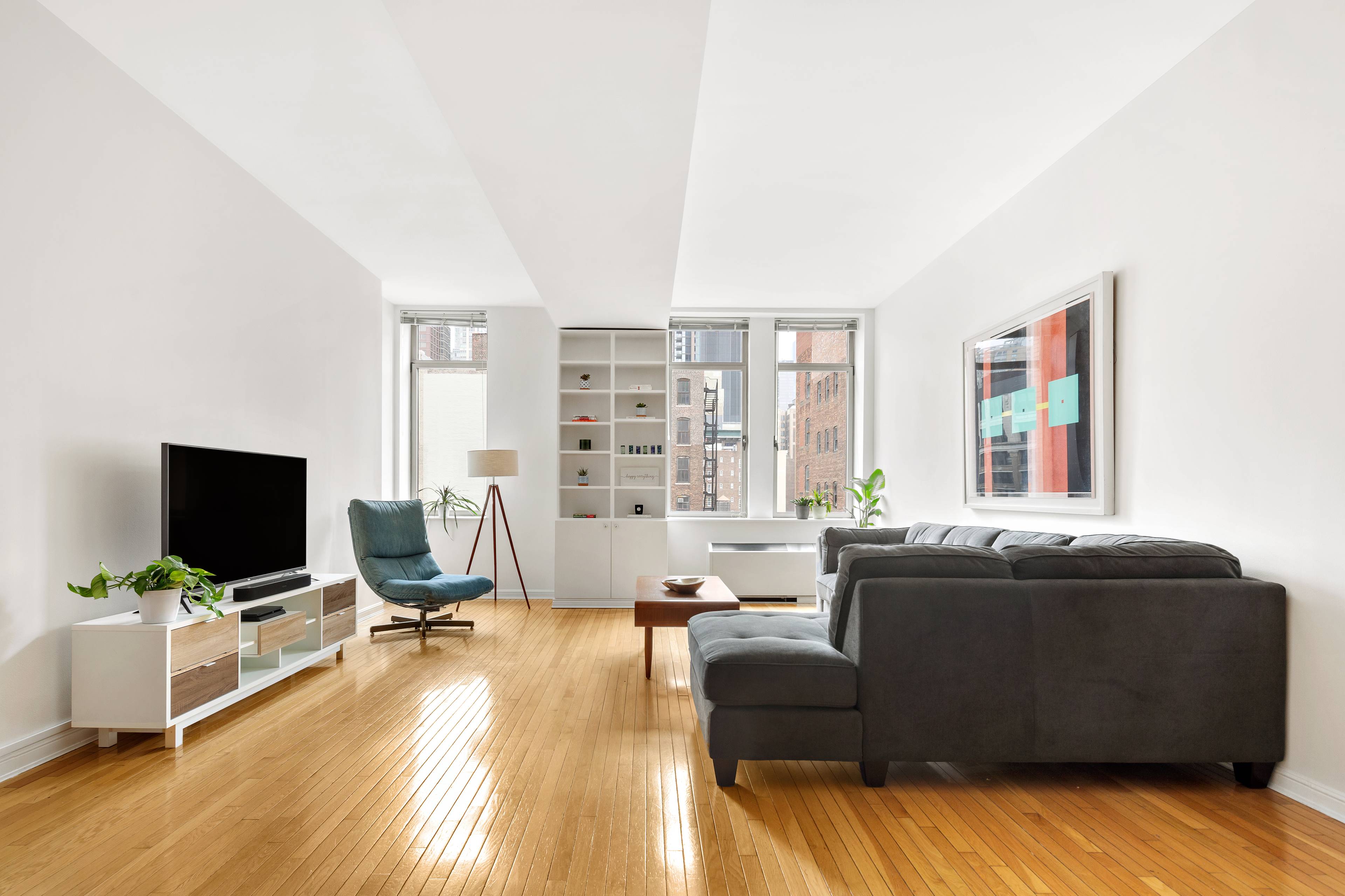Full service loft living at the Chelsea Mercantile awaits you with this high floor, east facing K line featuring stunning, unobstructed morning light.