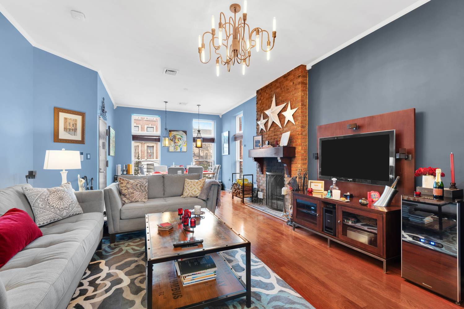 Experience quintessential townhouse living in the heart of Central Harlem !