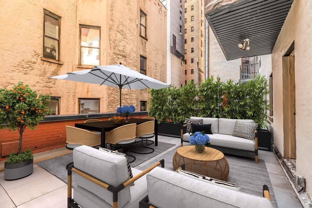 This one bedroom apartment with substantial outdoor space allows for the perfect al fresco lifestyle on the Upper West Side at the Chesterfield Condominium.