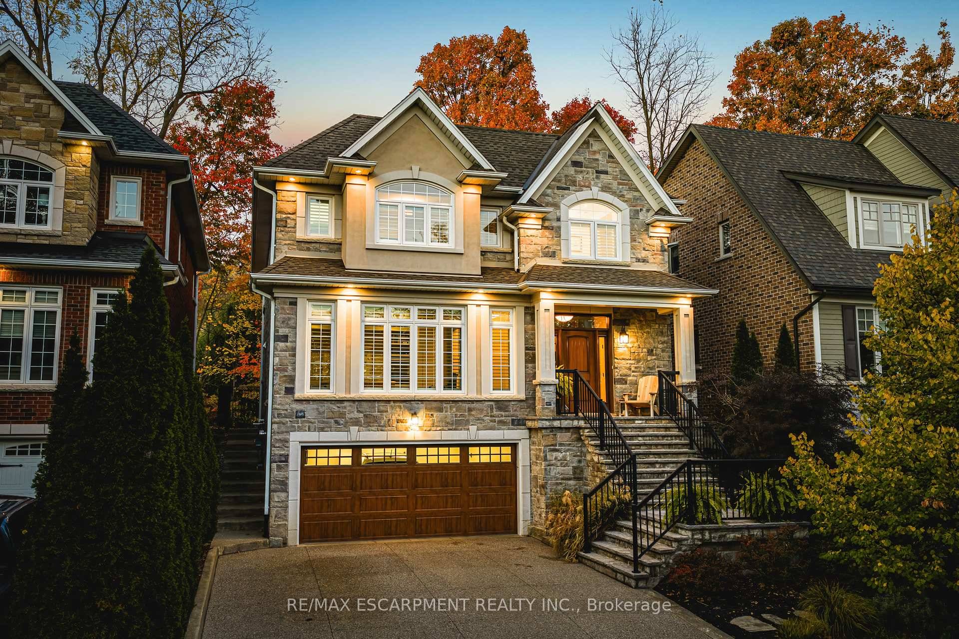 Situated in prestigious Olde Dundas on a private ravine lot with panoramic views of Sydenham Creek and the surrounding conservation, this solid stone Neven built residence combines timeless craftsmanship with ...