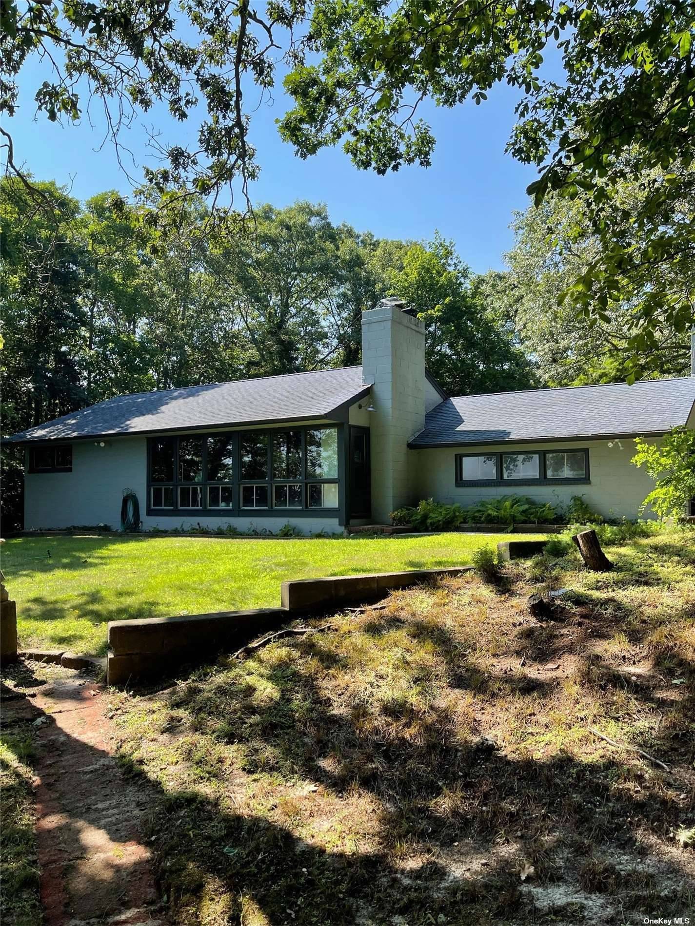 Dead End Block, Ranch Style Home with Walkout Lower Level to back yard, Magnificent Waterfront Location overlooking the Long Island Sound, Private Sandy Beach, Sunsets, Private Deck at the Crest ...